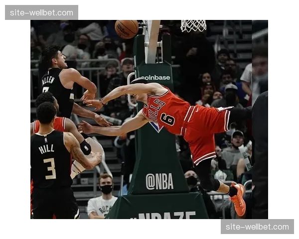 西蒙斯左手腕骨折继续缺阵 公牛后场得分点长期缺席 西蒙斯左手腕骨折继续缺阵 公牛后场得分点长期缺席